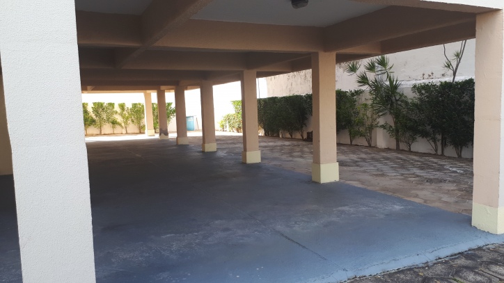 Apartamento em Candelária - Condomínio Roberto Chaves